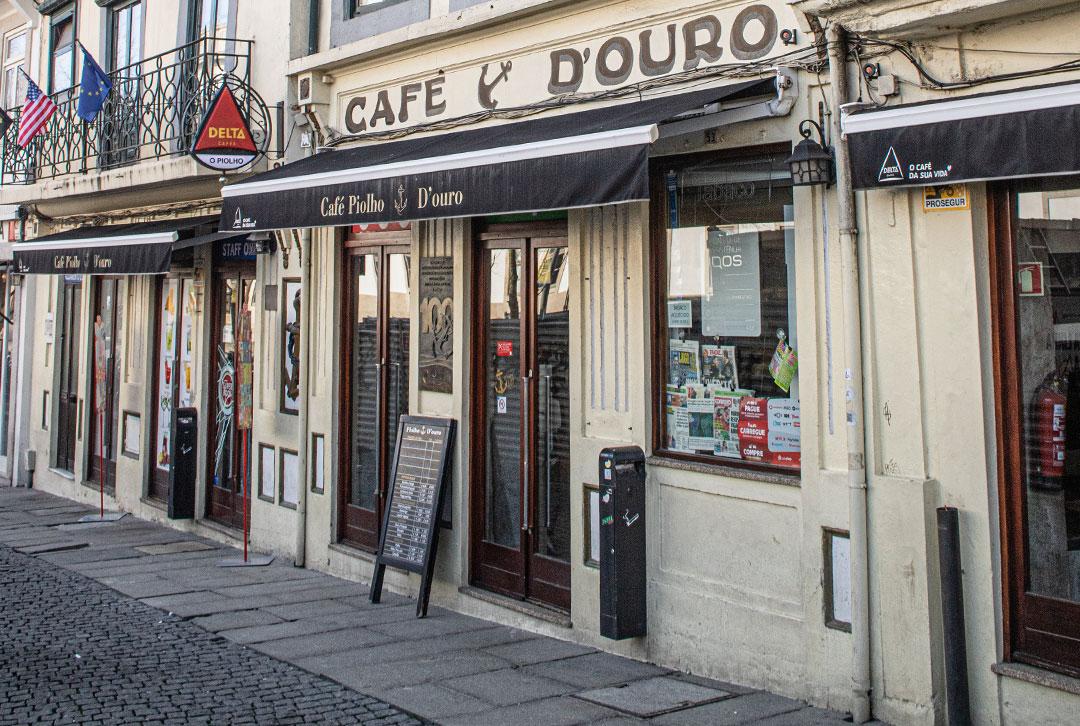 “Piolho” no Porto. Há várias versões do surgimento da alcunha do mítico café.