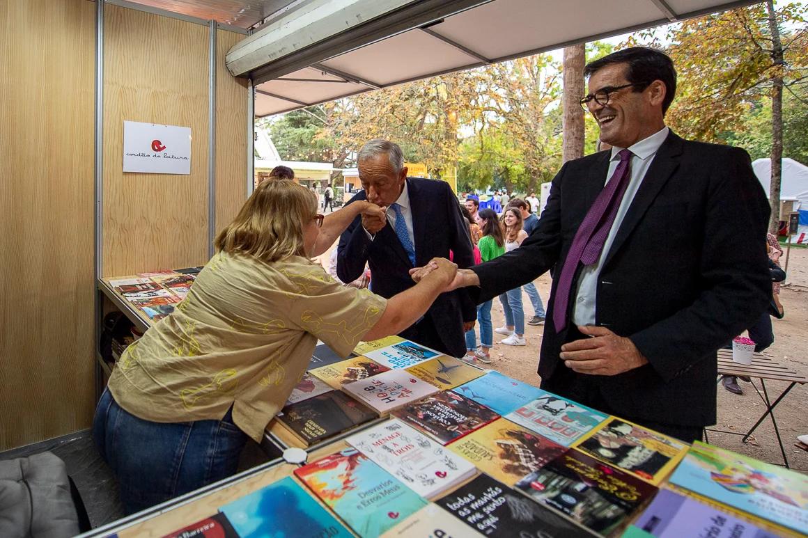 Tradição manteve-se: Marcelo foi à Feira do Livro do Porto