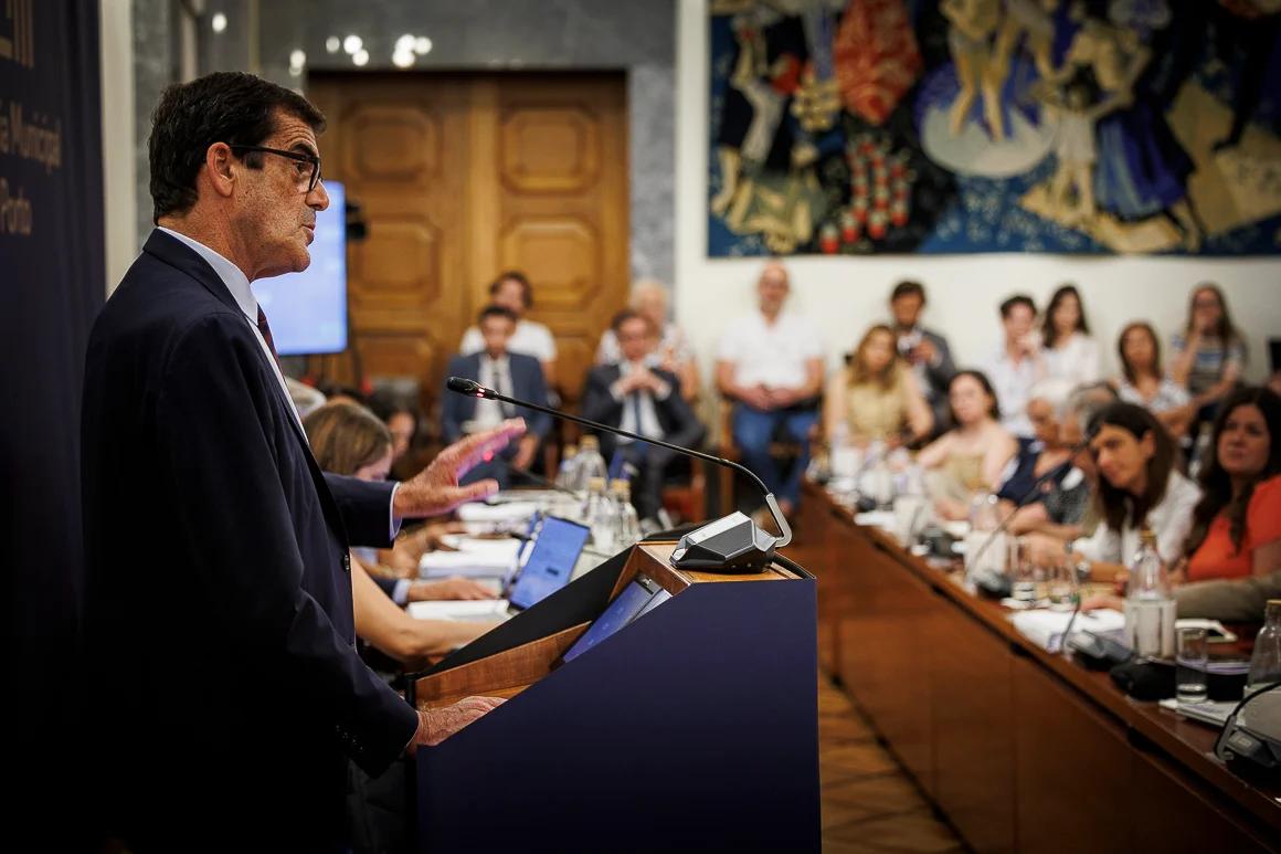 Porto: Assembleia Municipal aprova novas regras para circulação de veículos turísticos
